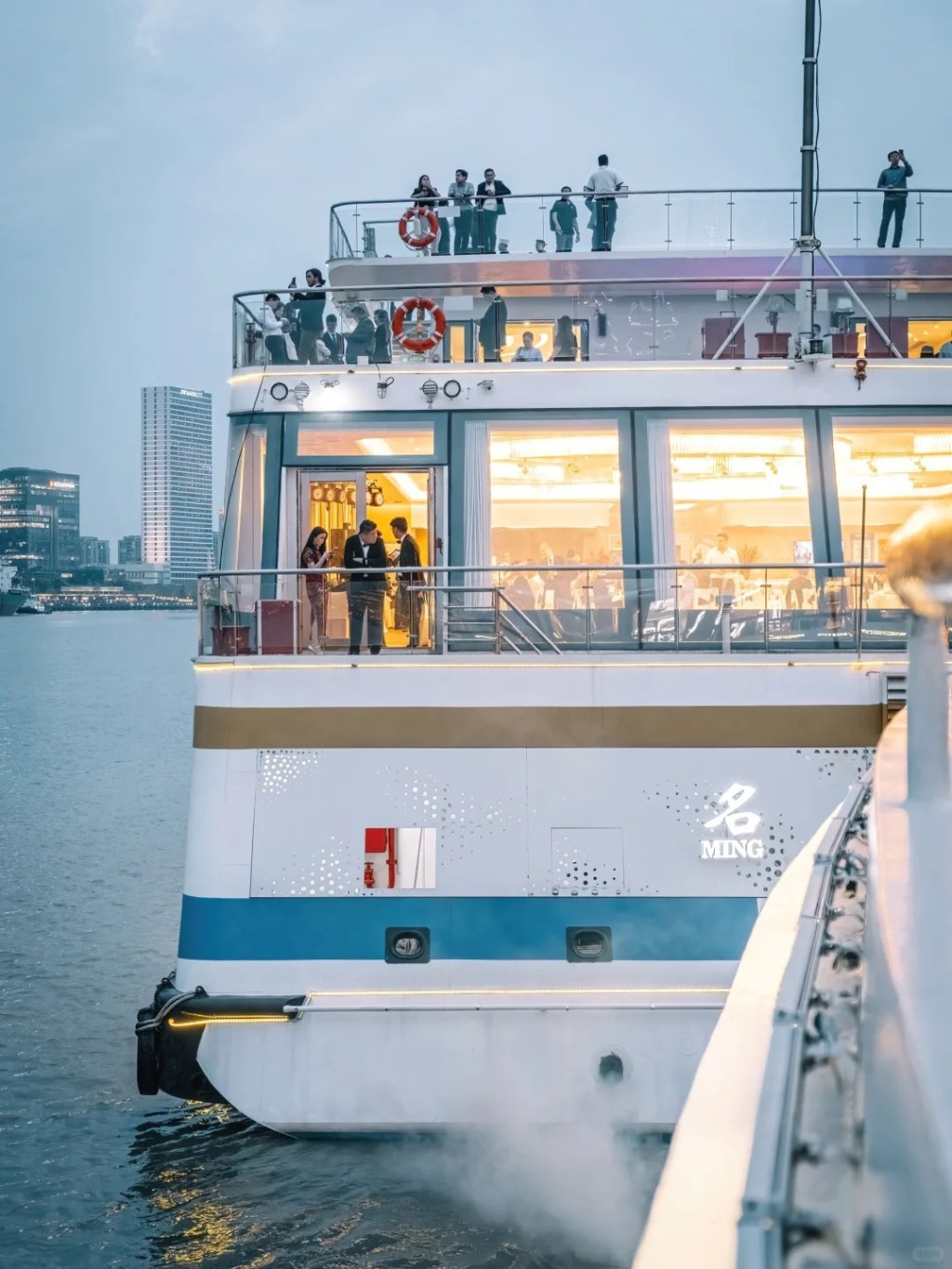 Discover Shanghai’s Dazzling Waterfront: A Guide to Huangpu River Sightseeing&nbsp;Cruises
